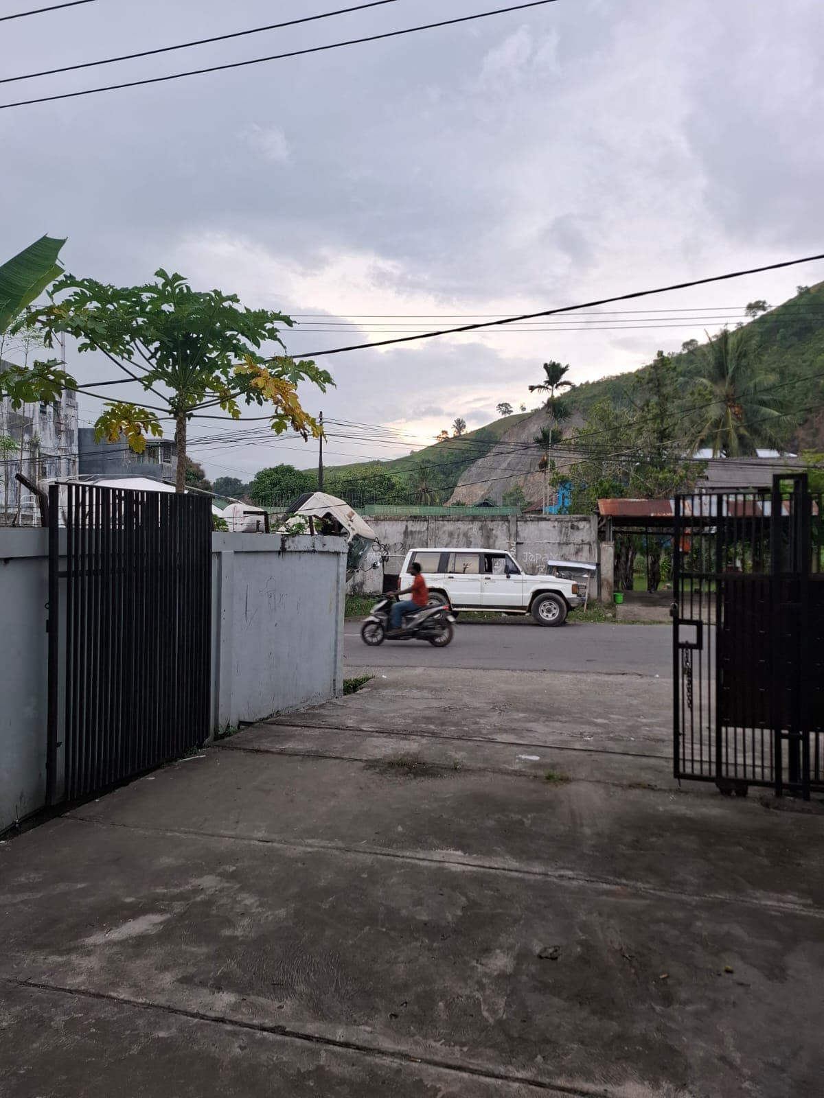 Teras penginapan 369 Waena