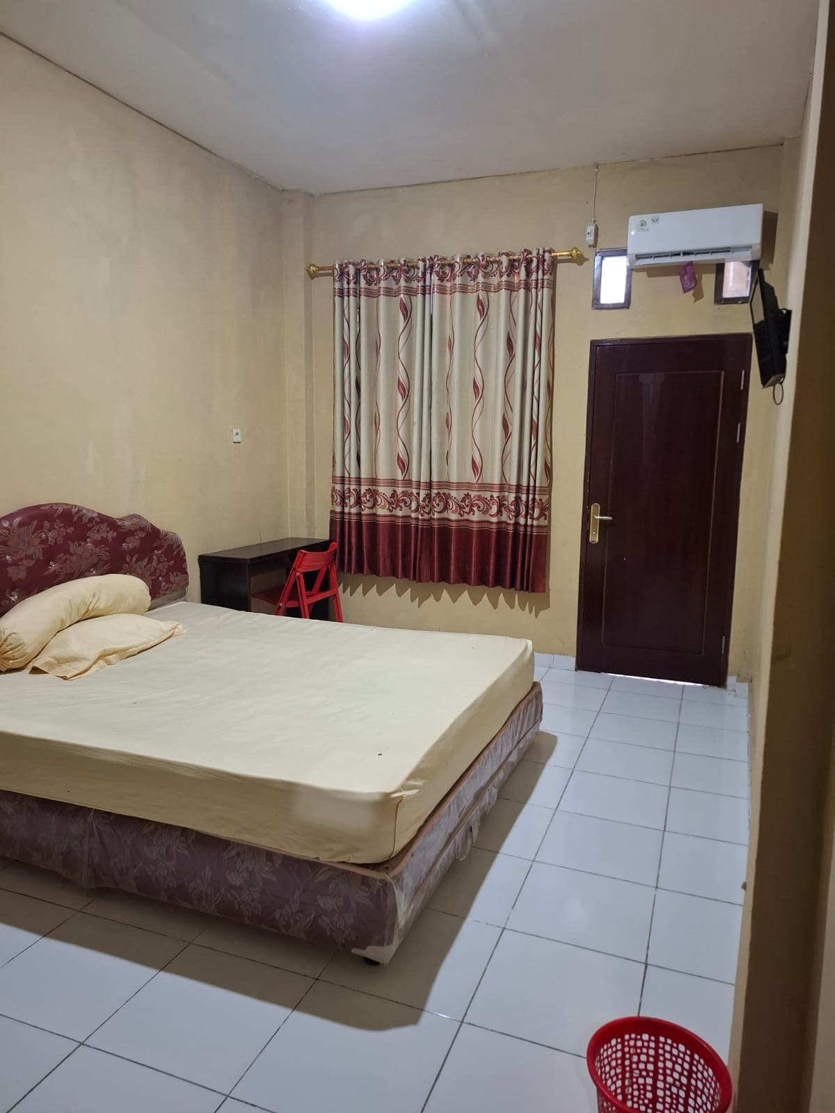 Dalam kamar 4 penginapan 369 Waena